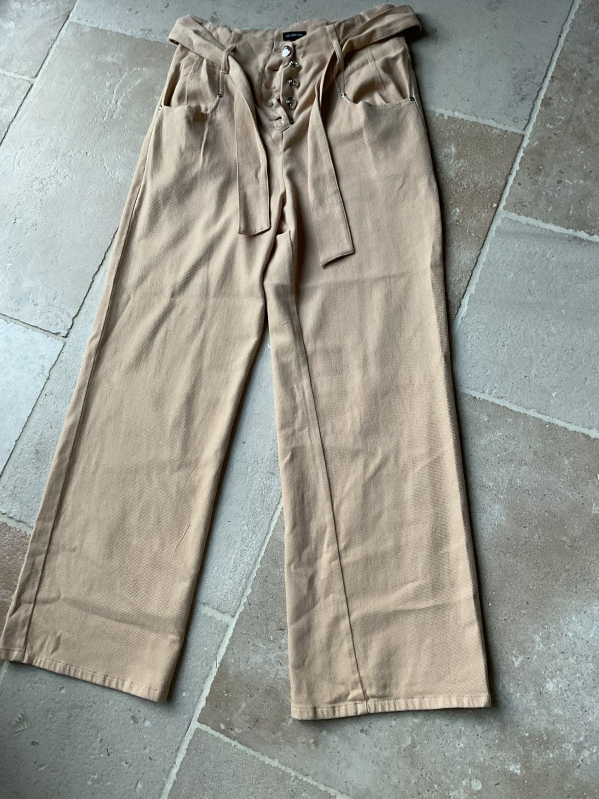 Broek wijde pijp Caroline Biss, maat 44, Kleding | Dames, Broeken en Pantalons, Zo goed als nieuw, Maat 42/44 (L), Beige, Ophalen of Verzenden