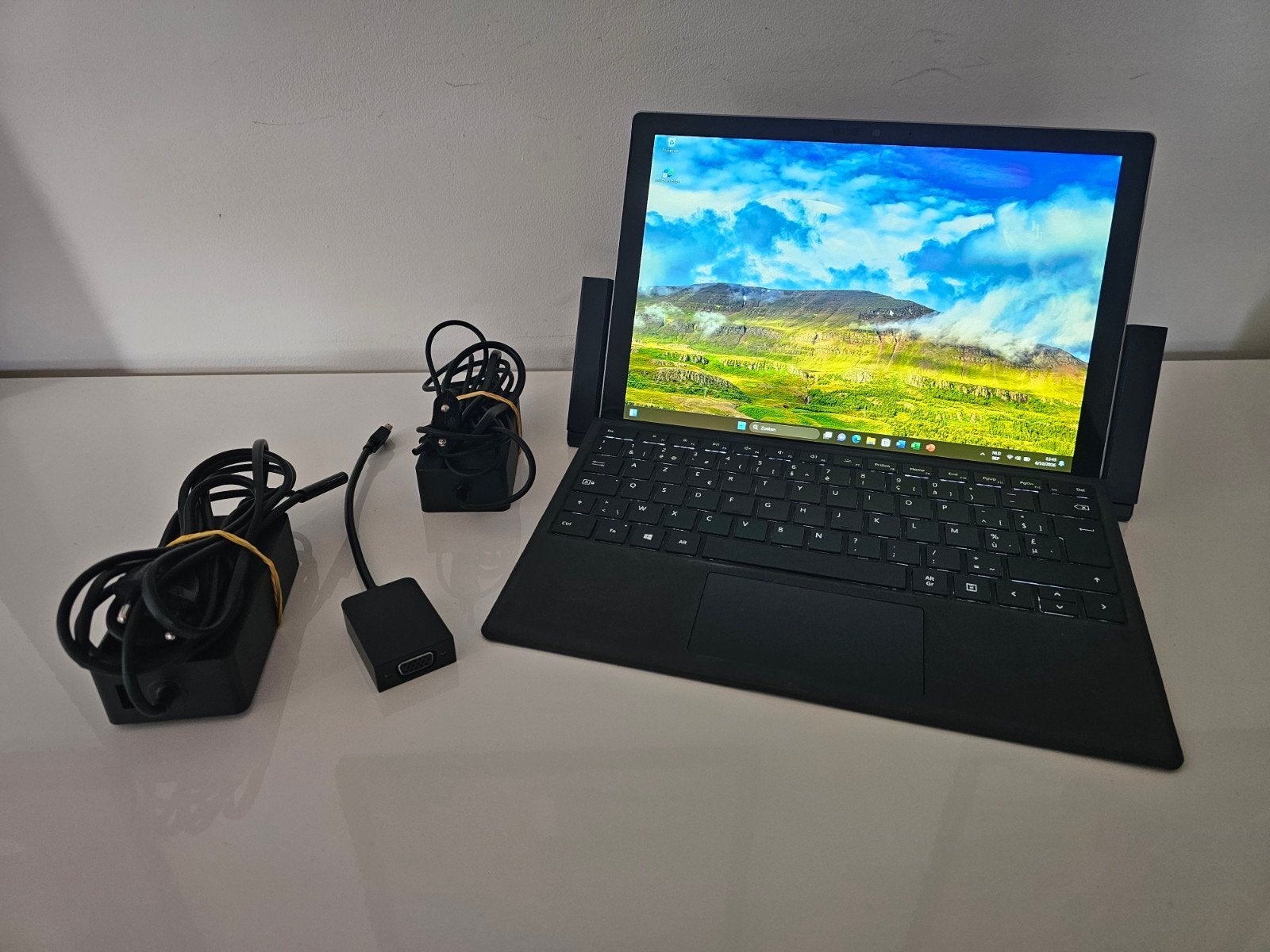 Microsoft Surface Pro 5 met Docking station in nieuwstaat, Informatique & Logiciels, 256 GB, Enlèvement ou Envoi, 12 pouces, 8 GB