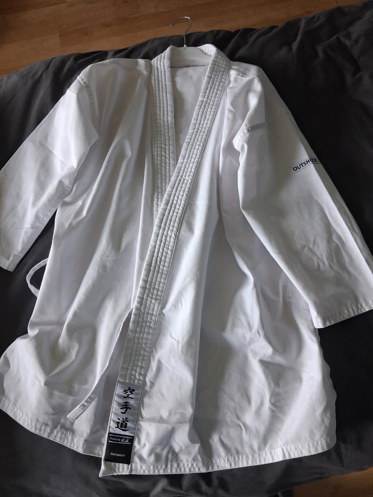 Pak karate maat 160 cm - Outshock, Enlèvement