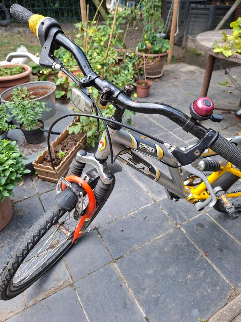 Fiets 24 inch, vanaf 10/12jaar, gripversnellingen,, Fietsen en Brommers, Ophalen, Minder dan 10 versnellingen, Gebruikt, Vering