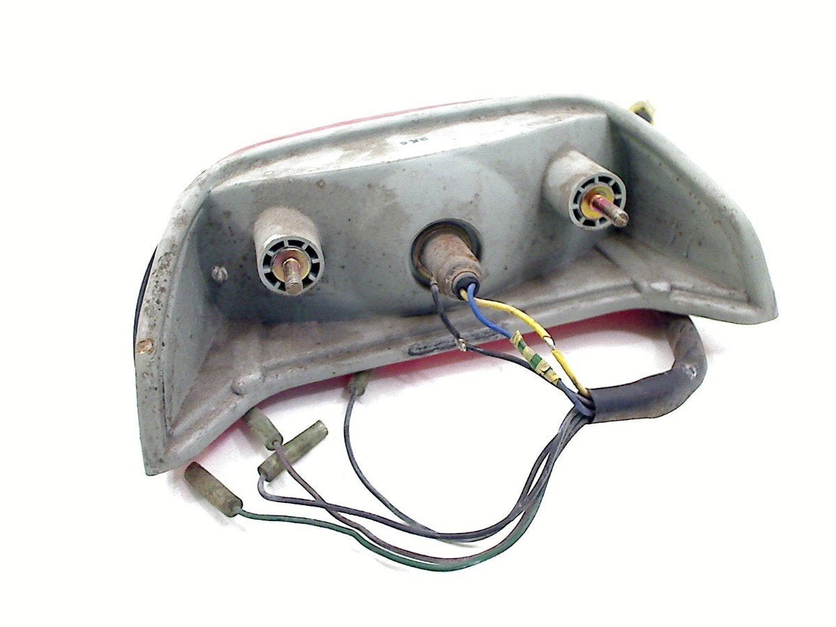 FEU ARRIÈRE XJ 900 S Diversion 1995-2004 (XJ900 XJ900 4KM), Dhr. S. di Majo, Utilisé, Info@cama-motorparts.nl, P.J. Troelstraweg 8 8
3144 CX  MAASSLUIS, NL