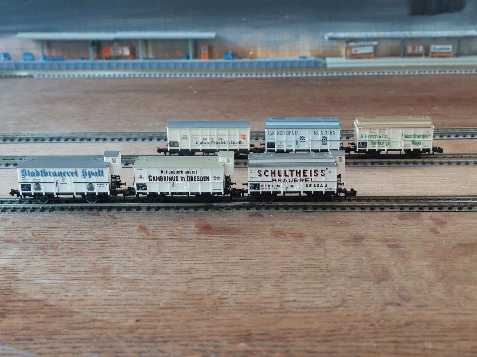 minitrix 6 x bierwagons zonder verpakking N spoor, Ophalen of Verzenden
