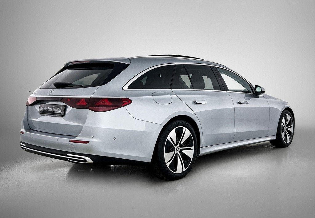 Mercedes-Benz E-Klasse 300 e Break Luxury Line | Panoramisch, Auto's, Mercedes-Benz, Automaat, Gebruikt, 4 cilinders, 313 pk