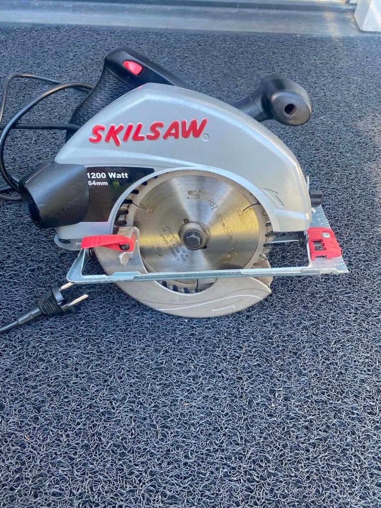 Skilsaw Cirkelzaag weinig gebruikt met nog prima zaagblad., Doe-het-zelf en Bouw, Gereedschap | Zaagmachines, Gebruikt, Cirkelzaag