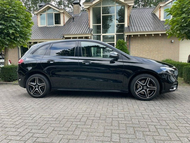 Mercedes-Benz B-klasse 250 e AMG LINE LED CAMERA NAVI, Auto's, Automaat, Monovolume, Gebruikt, Leder en Stof