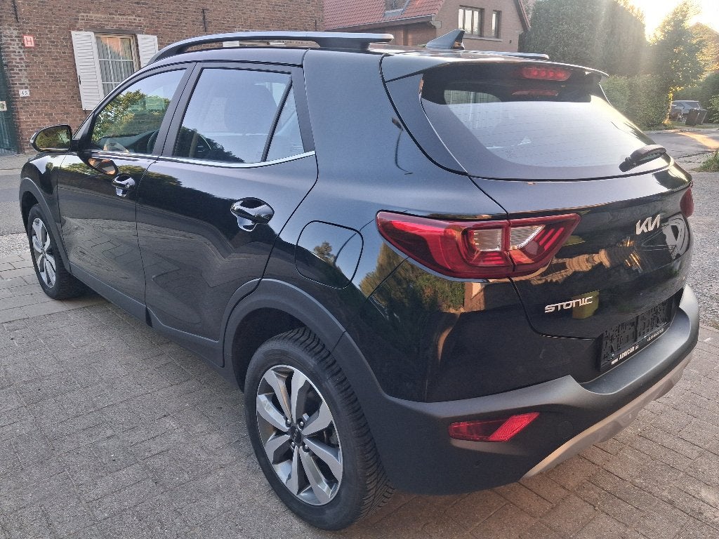 Kia Stonic 1,2i Pulse, Voorwielaandrijving, Stof, 4 cilinders, Zwart