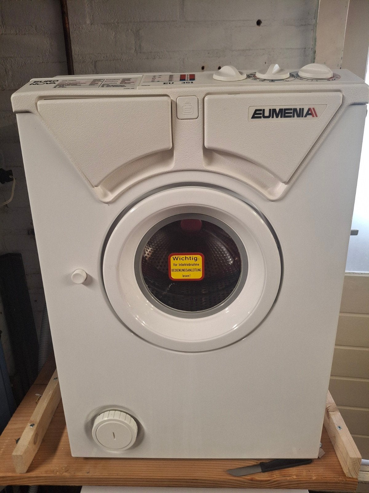 Kleine (mini)Wasmachine eumenia., Elektronische apparatuur, Wasmachines, Zo goed als nieuw, Voorlader, 4 tot 6 kg, 85 tot 90 cm