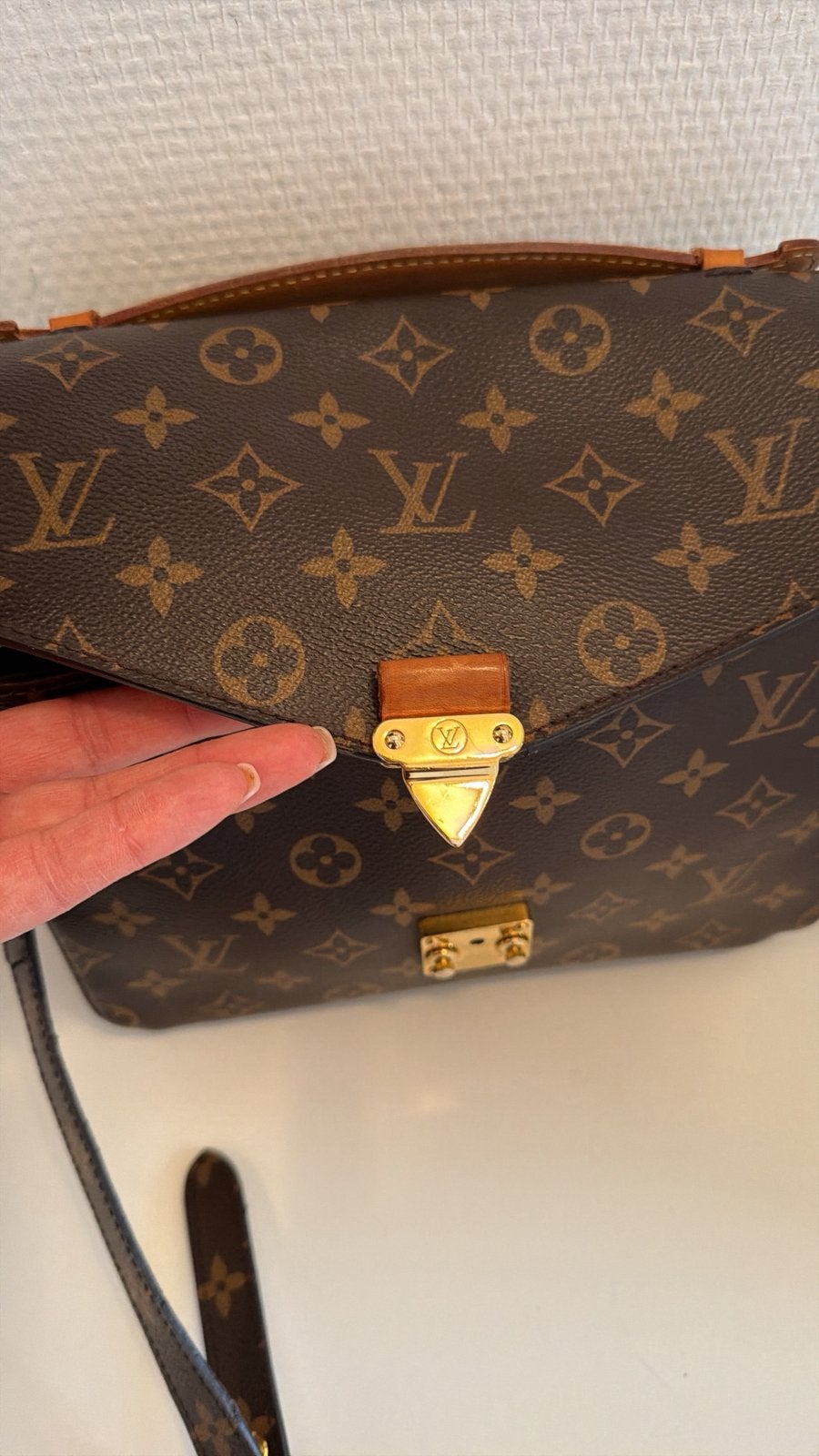 Louis Vuitton, Ophalen, Gebruikt