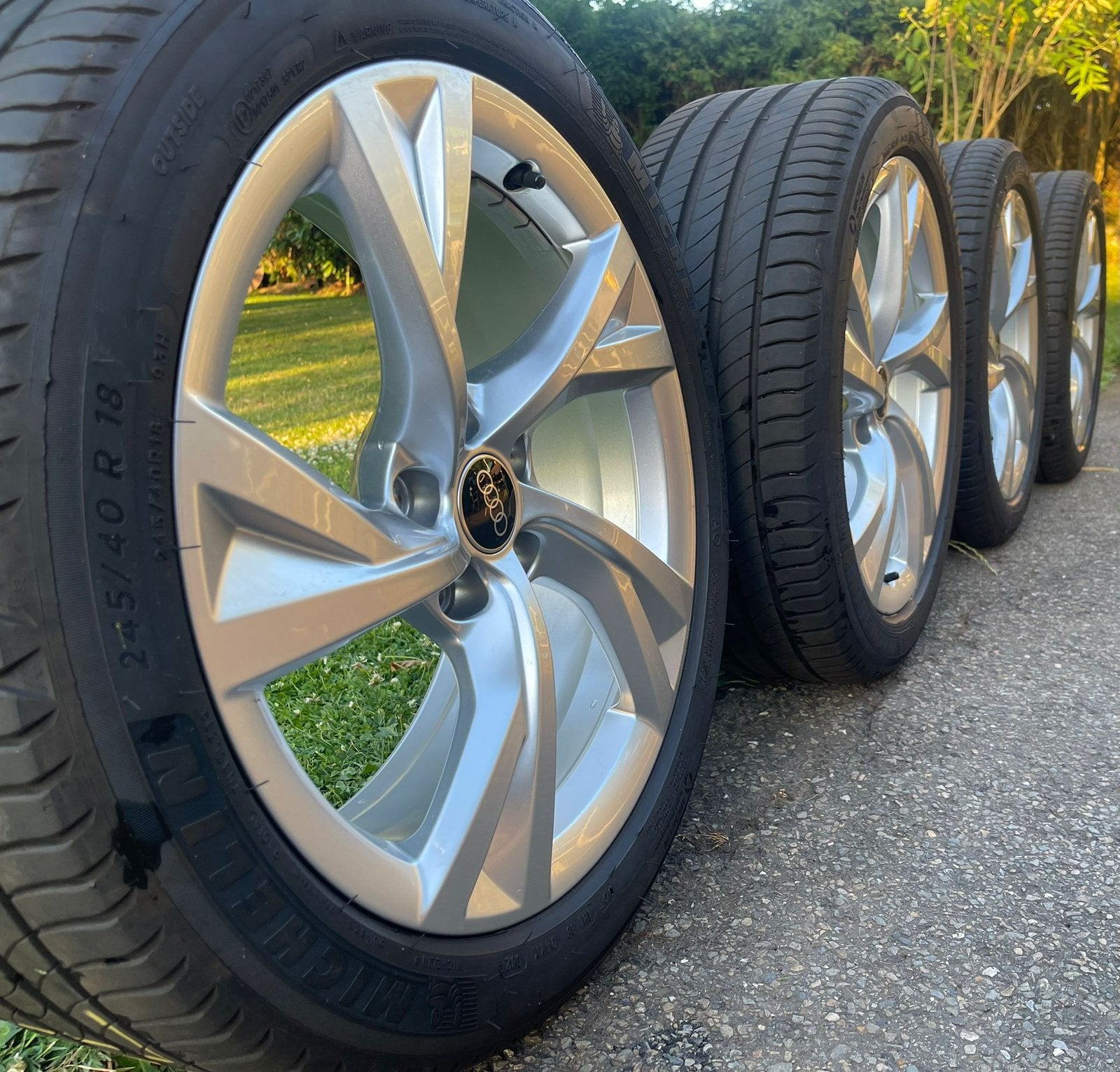Jantes d'origine Audi 18 pneus d'été Michelin neufs, Autos : Pièces & Accessoires, Pneus & Jantes, Enlèvement, 18 pouces, Pneu(s)