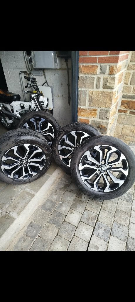 Jantes et Pneus Toyota, Autos : Pièces & Accessoires, Pneus été, 17 pouces, Enlèvement, Utilisé