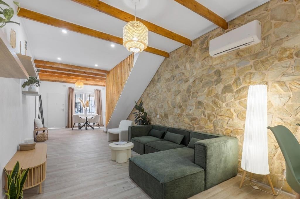 Volledig gerenoveerd huis in het hart van Torrevieja, Torrevieja, 101 m², Spanje, Woonhuis