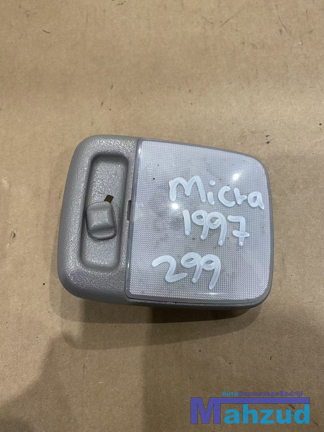 NISSAN MICRA 2 K11 binnenverlichting schakelaar 1992-2002, Auto-onderdelen, Takashima 1-chome 1-1
220-8686  Yokohama, NISSAN_SR@mail.nissan.co.jp