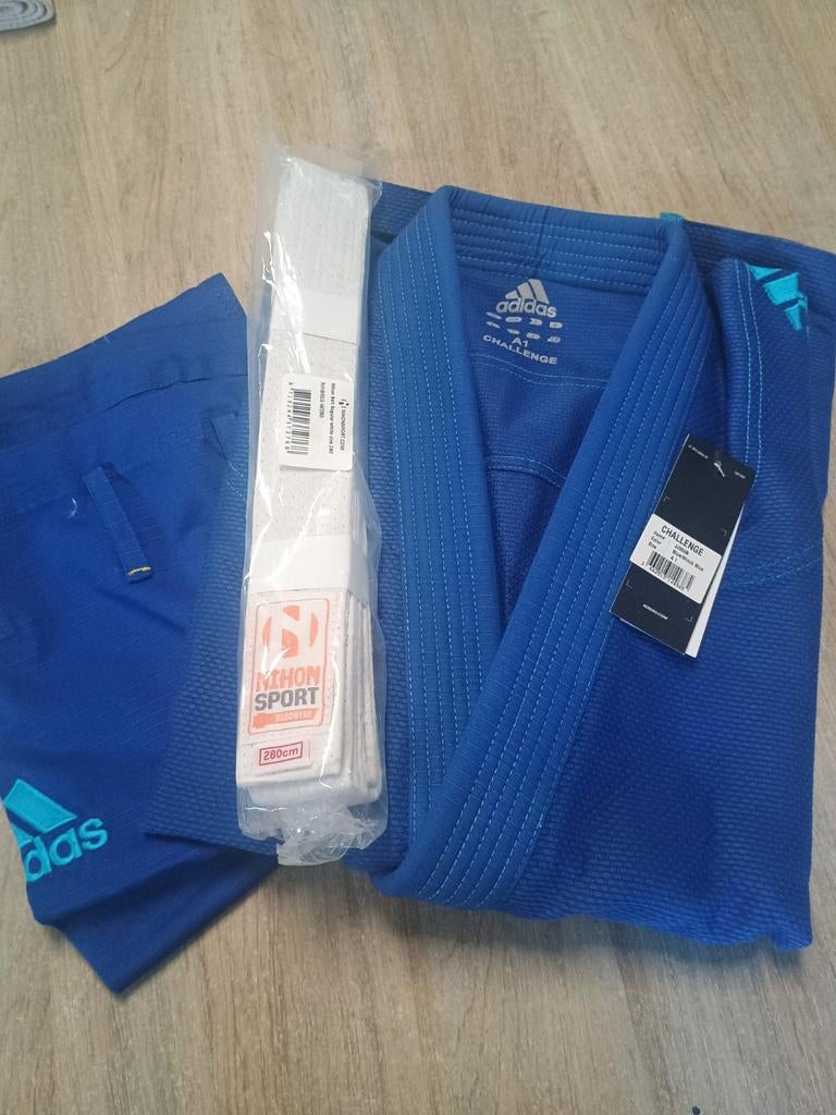 Adidas challenge bjj gi blauw met witte belt - nieuw, Ophalen of Verzenden, Blauw