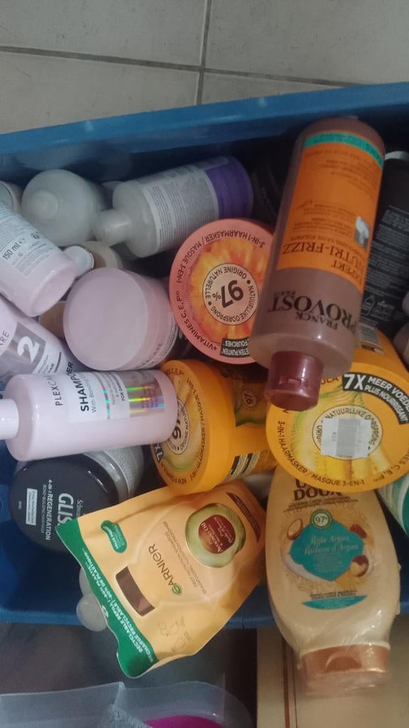 A vendre   des champoings  soins  demelant   masque   de to, Handtassen en Accessoires, Uiterlijk | Haarverzorging, Ophalen, Nieuw