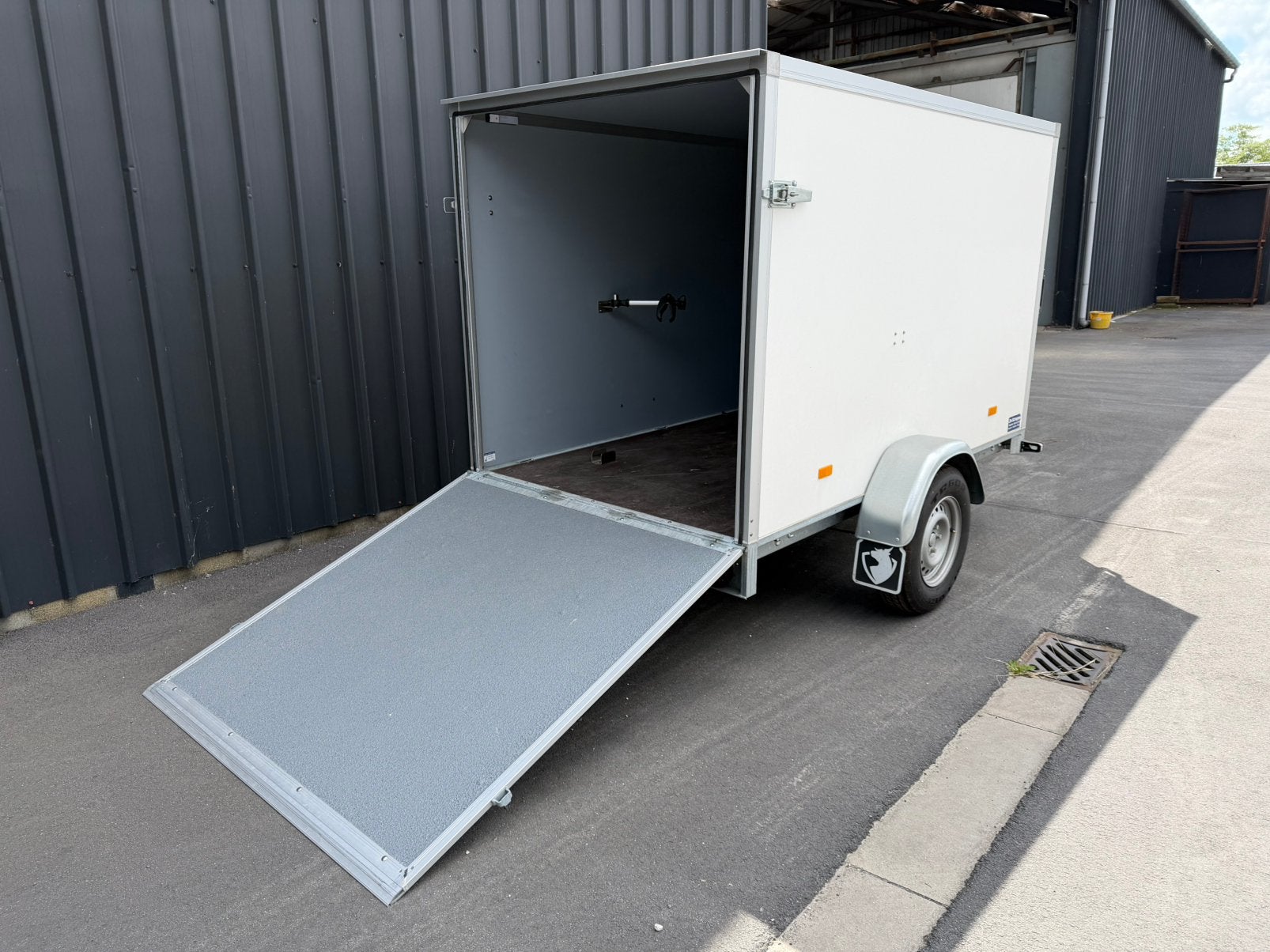 Hapert gesloten aanhanger, Auto diversen, Aanhangers en Bagagewagens, Ophalen, Zo goed als nieuw
