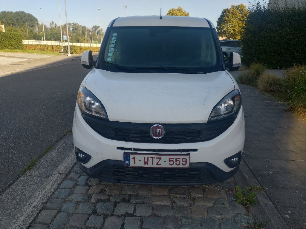 Fiat Doblo 1.4 essence, 3 places, 09/2019, 23000 km., Autos, Achat, Boîte manuelle, Particulier, Tissu