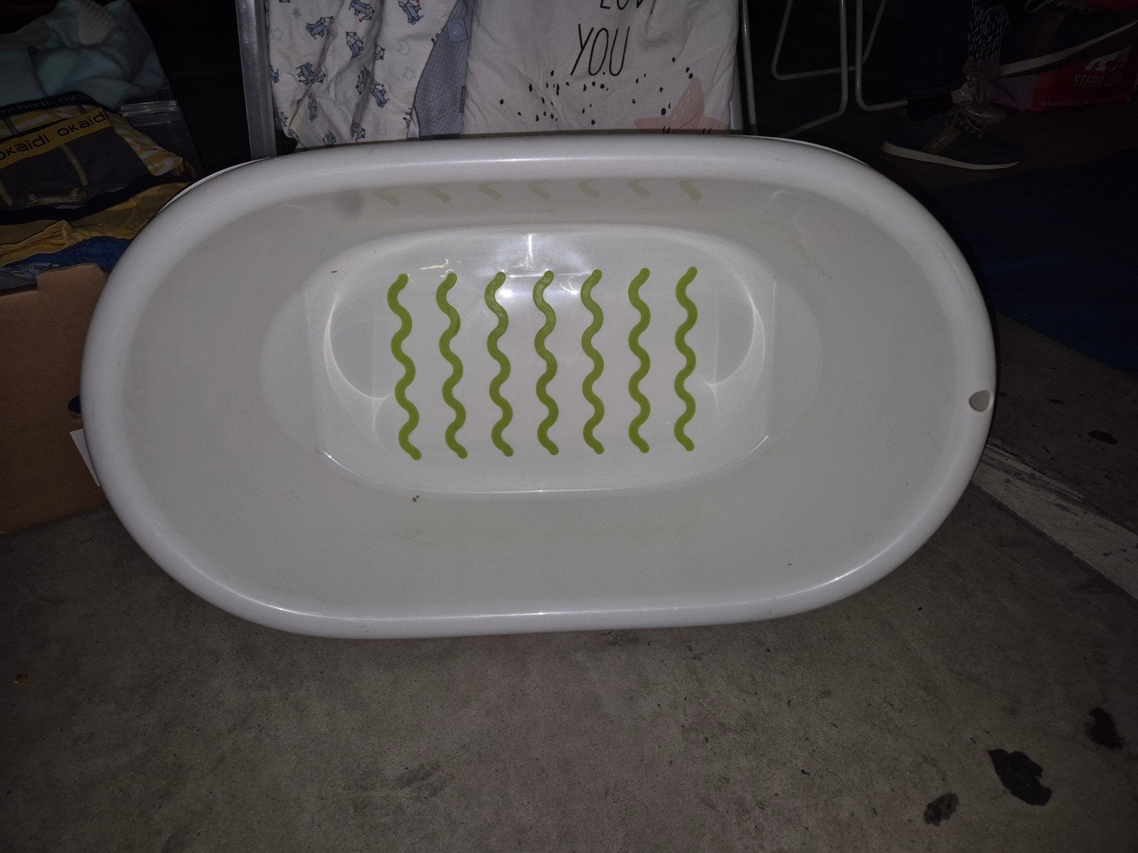 Baignoire Ikea, Enlèvement