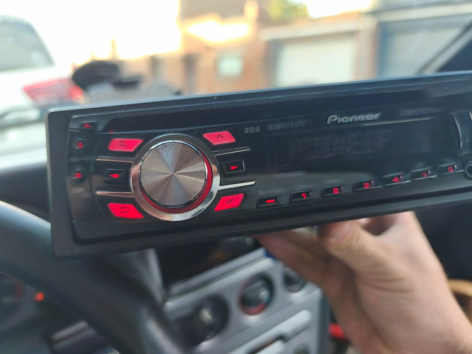 autoradio Pioneer deh-2300UB, Enlèvement