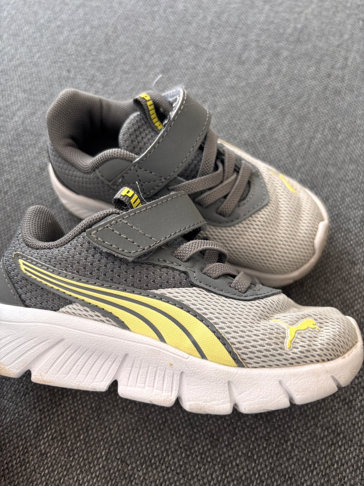 Puma lichtgewicht sneakers voor kinderen – Zeer goede staat, Ophalen, Zo goed als nieuw