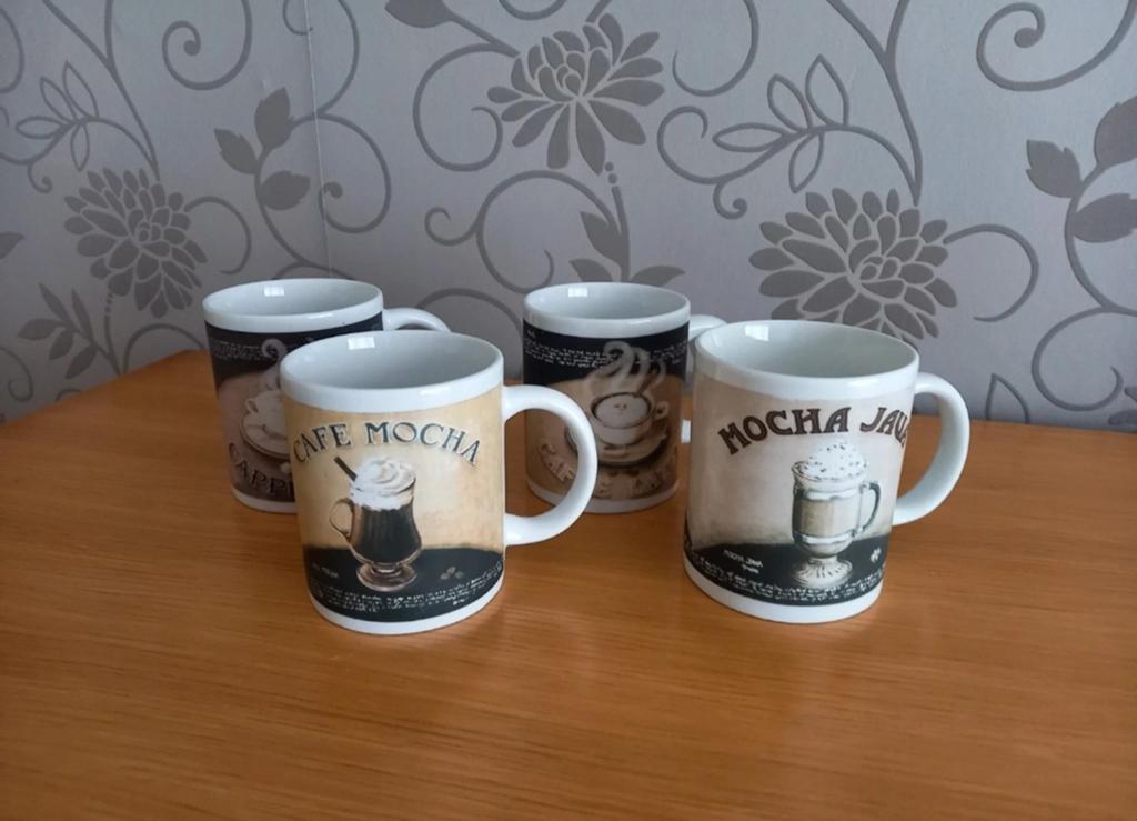 Set 4 koffiemokken, Huis en Inrichting, Keuken | Servies, Ophalen of Verzenden, Gebruikt, Kop(pen) en/of Schotel(s)