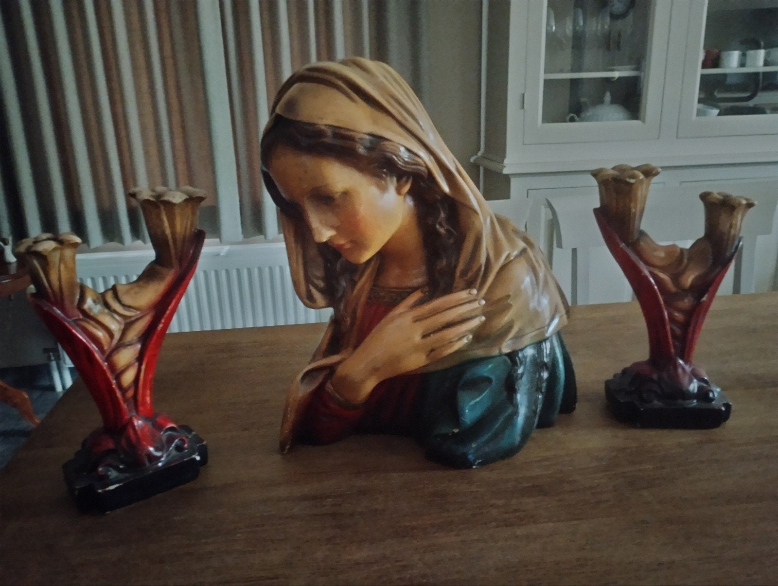 Mariabeeld met 2 kandelaars, Ophalen