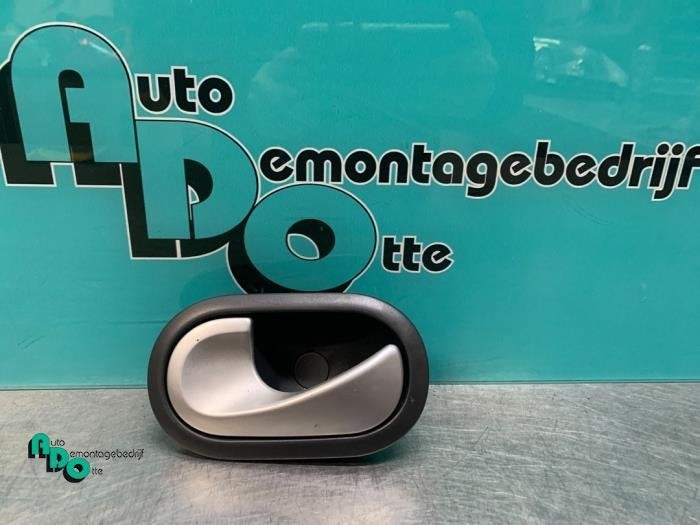Poignée portière 4portes avant gauche d'un Renault Clio (C, Renault, -, 3 mois de garantie, Utilisé