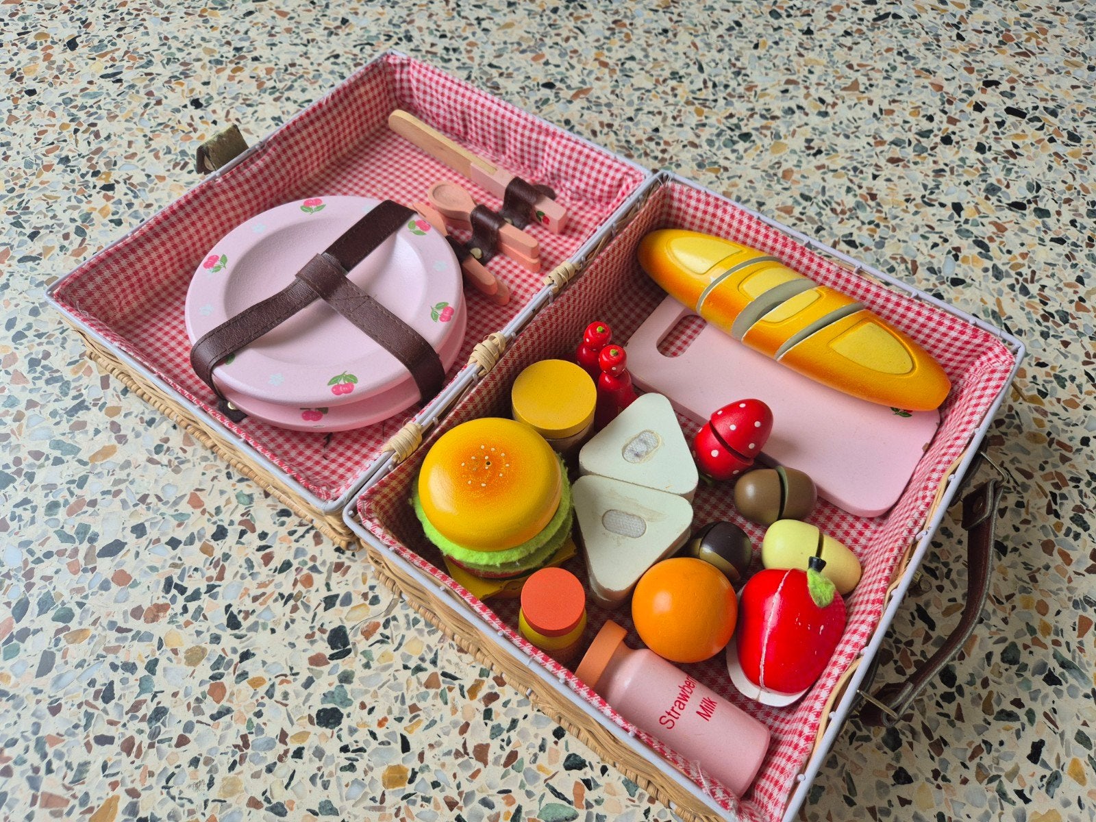 Speelgoed picknickmandje hout, Ophalen, Zo goed als nieuw, Hout, Speelkeuken-accessoire