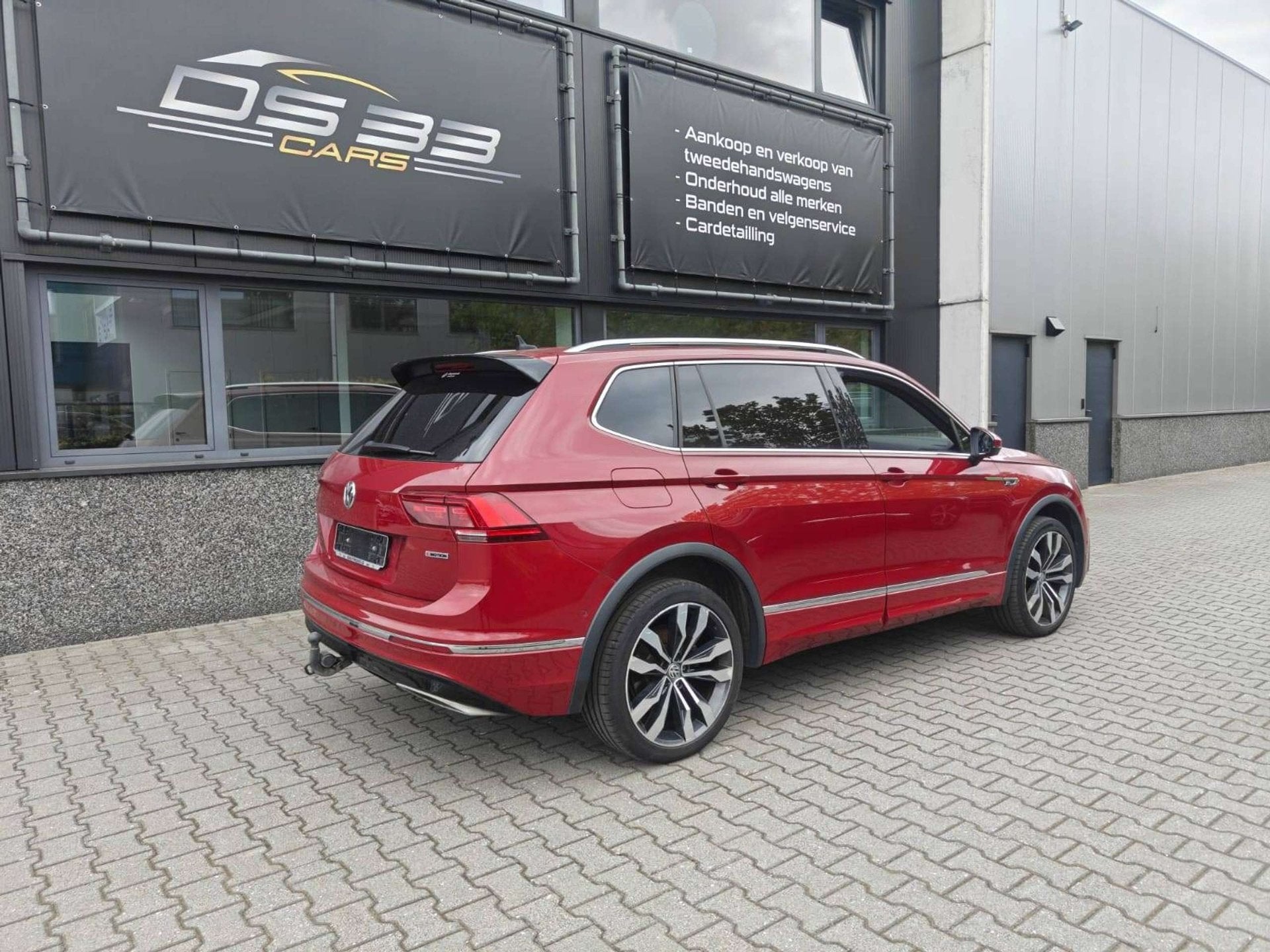 Volkswagen Tiguan Allspace 2.0 TDi 4Motion R-line 7-zit/Pano, Auto's, Automaat, Dealer onderhouden, Adaptive Cruise Control, Gebruikt