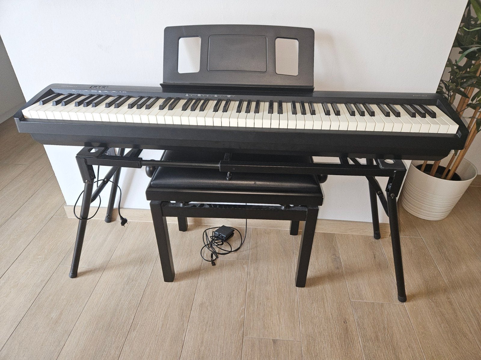 Roland FP-10 piano met bankje en staander, Enlèvement, Piano