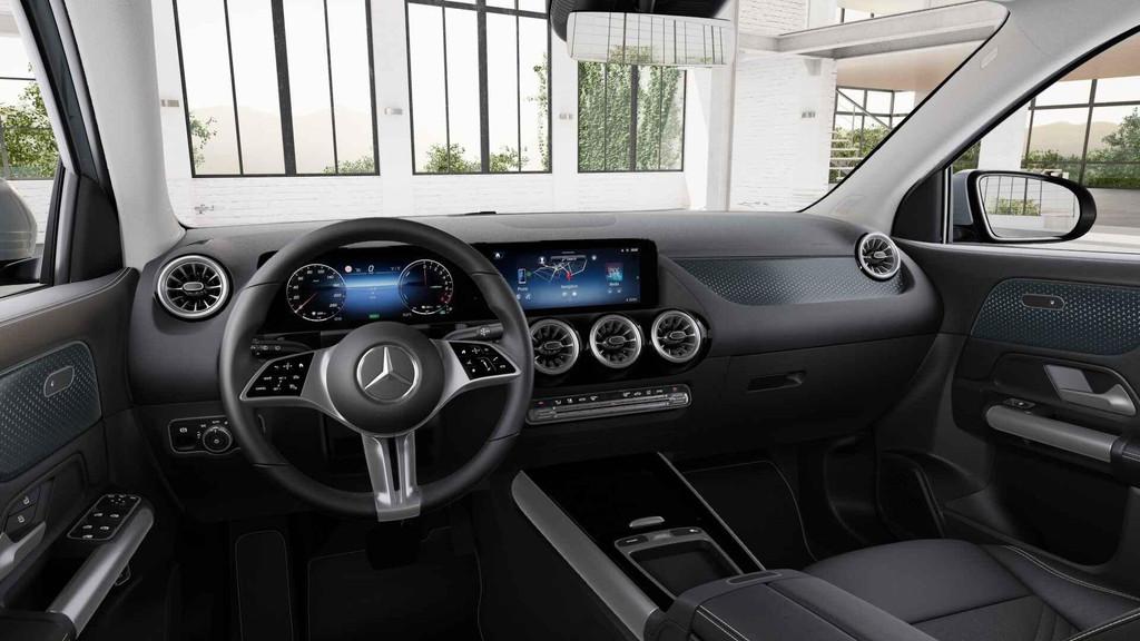 Mercedes-Benz GLA-Klasse 250 e Luxury Line | Panoramisch Dak, Zwart, 4 cilinders, 16 kWh, Plug-in hybride