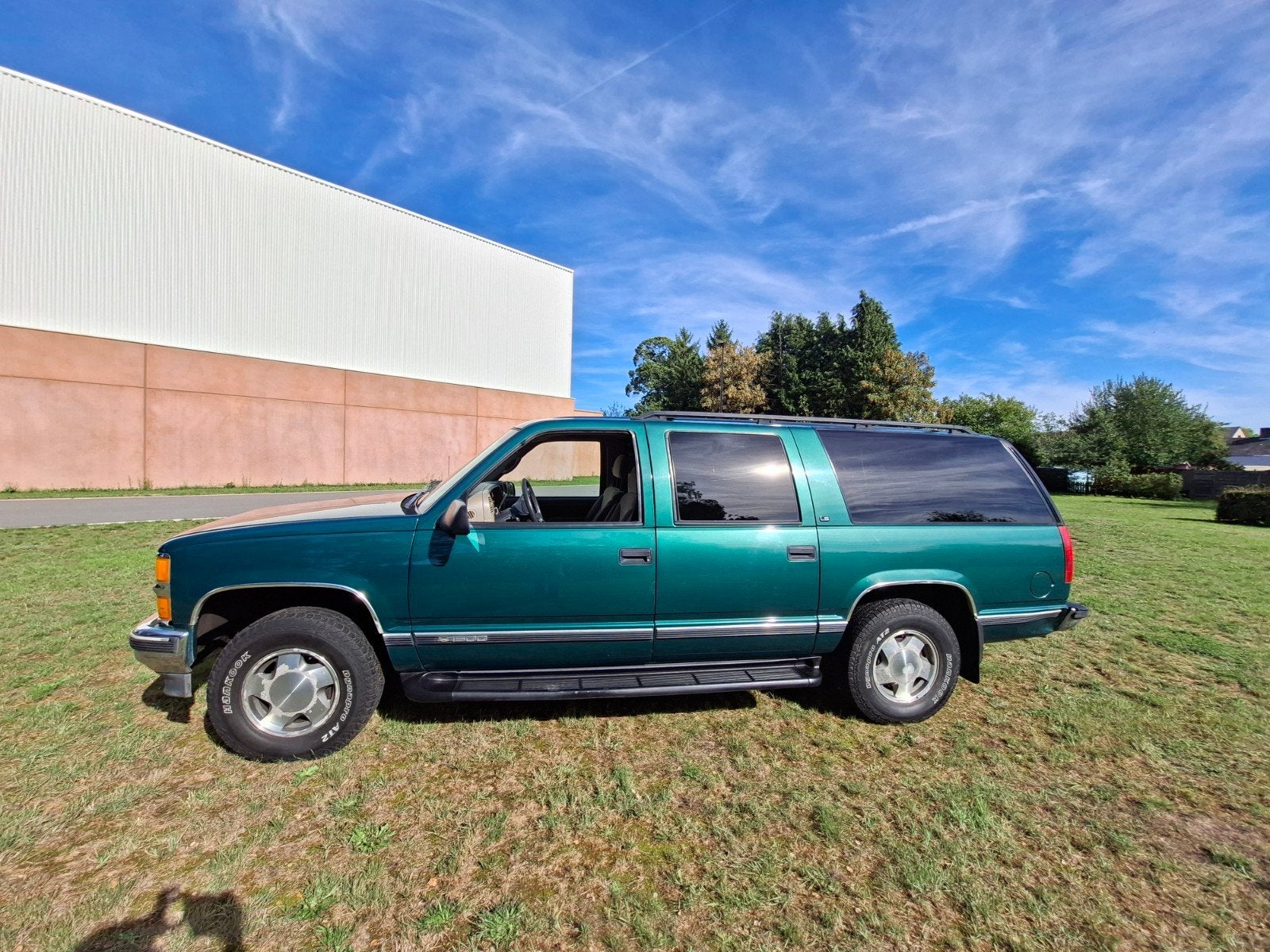 1999 chevrolet suburban k1500 LS 4x4 lichte vracht, Auto's, Automaat, Suburban, Stof, 5 zetels