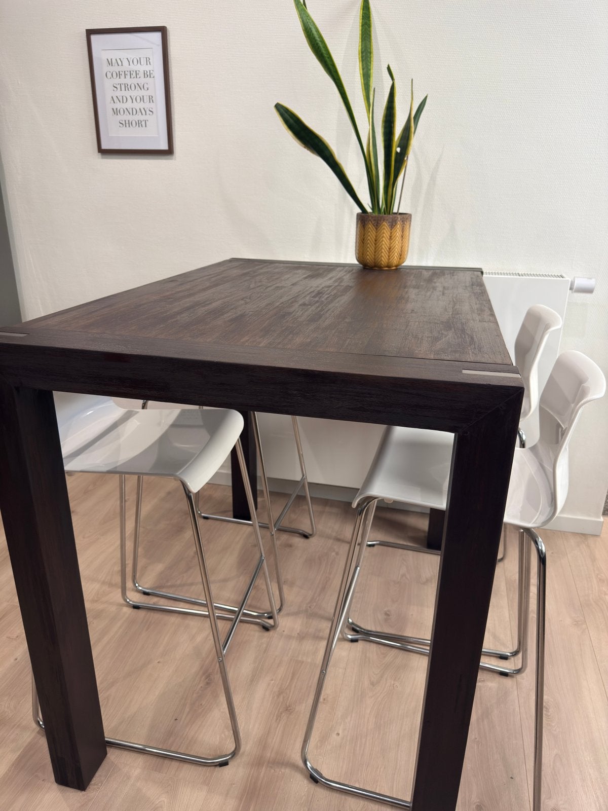 Table de bar Henders & Hazel avec 4 tabourets — Bois massif, Enlèvement, Comme neuf