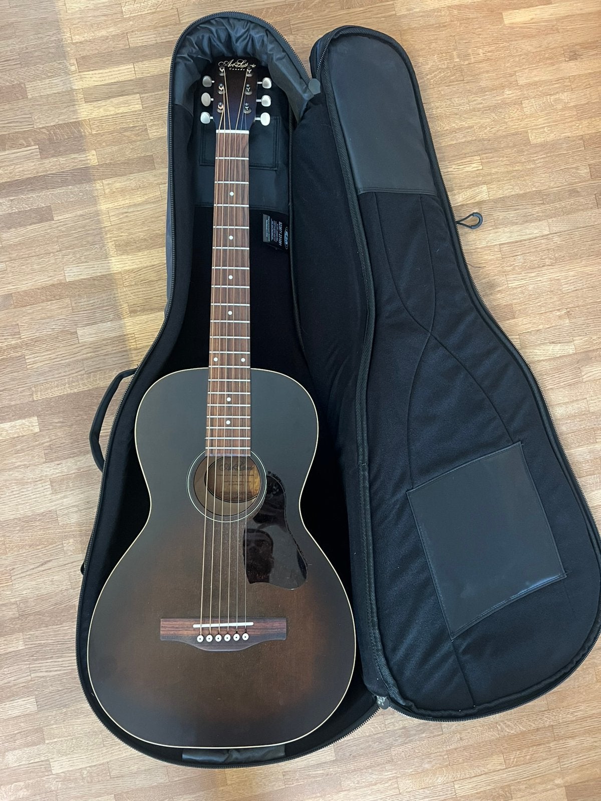 Art & Lutherie Roadhouse Bourbon Burst - Parlor Gitaar, Musique & Instruments, Enlèvement, Comme neuf