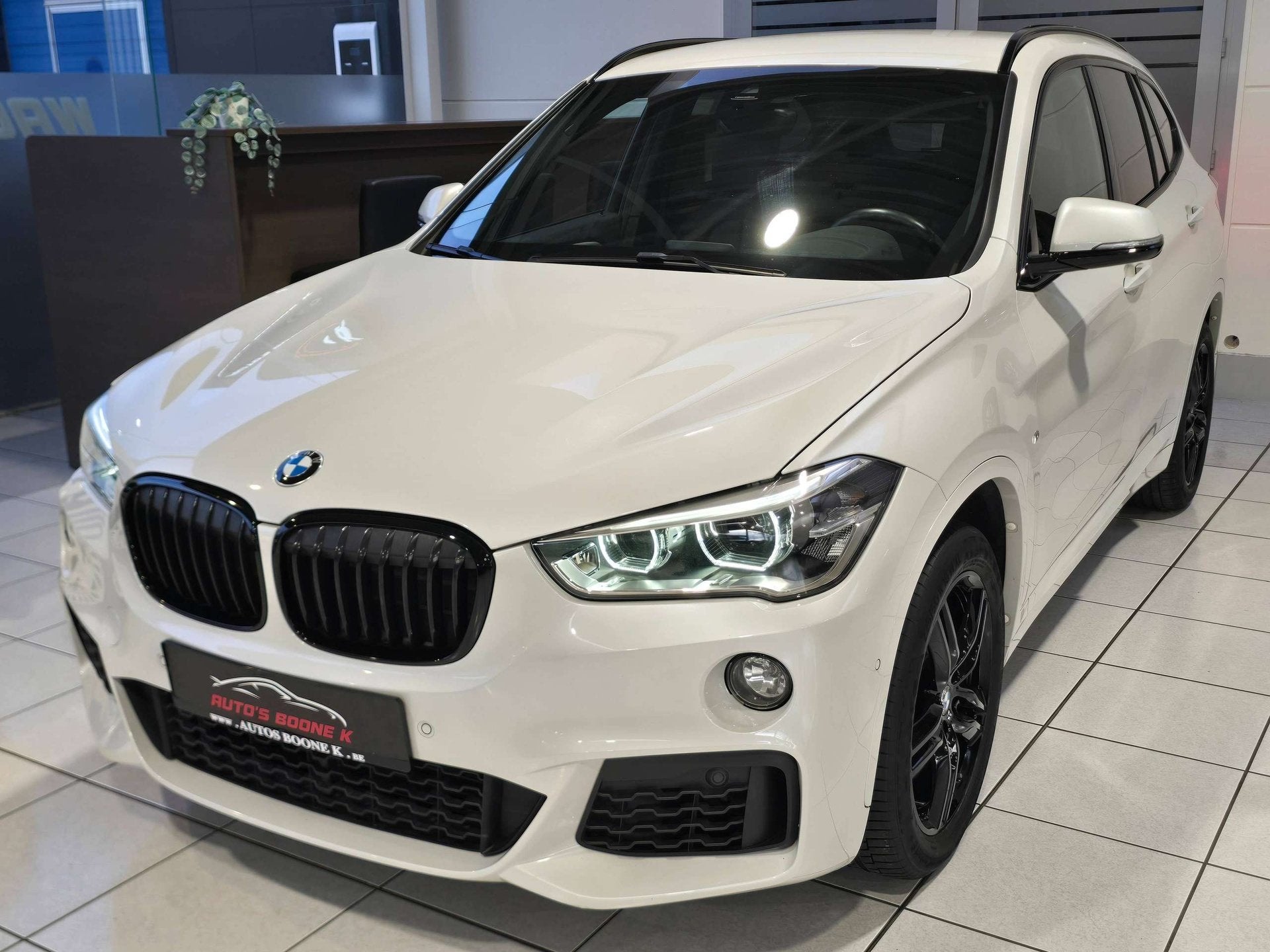 BMW X1 / Automaat / ️M-Pack! / Led lichts / Sfeerverlic, Autos, X1, Achat, Euro 6, Entreprise