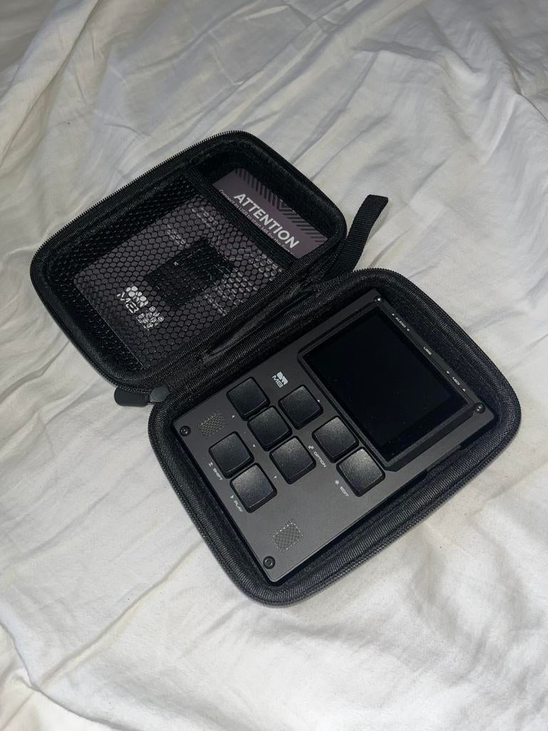 Dirtywave M8 v1, Musique & Instruments, Enlèvement ou Envoi, Comme neuf, Autres marques, Avec valise ou flightcase