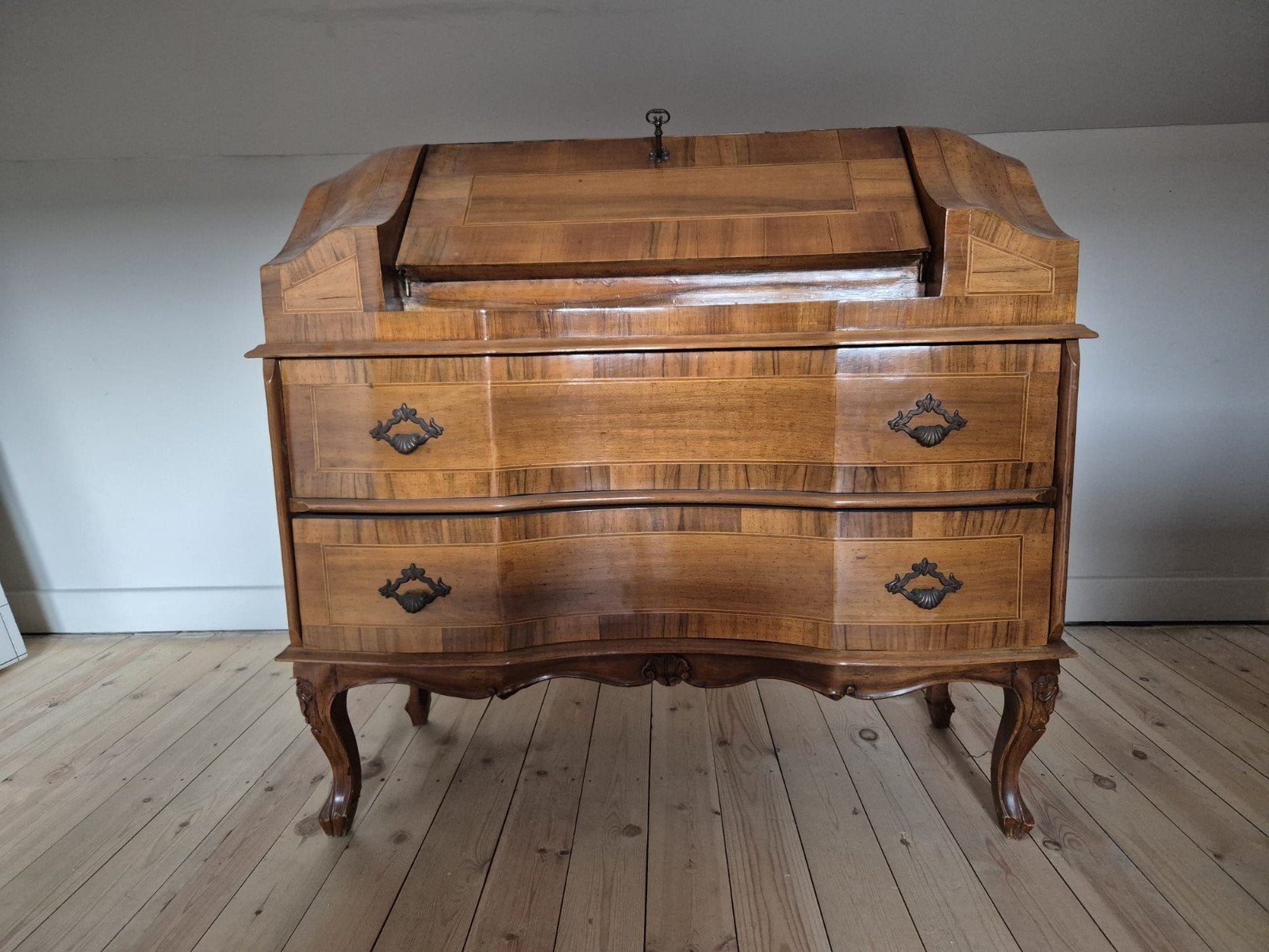 Sierlijke houten dressoir/ schrijftafel, Ophalen