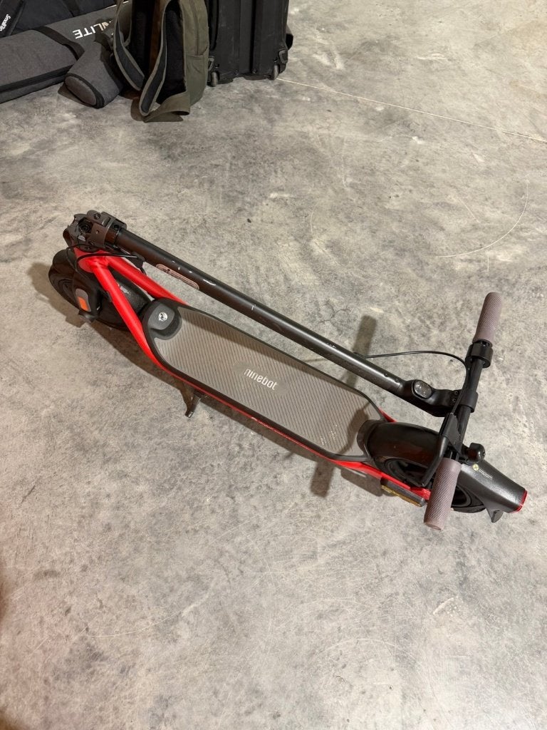 Trottinette électrique Ninebot D18E - 79 km, comme neuve, Enlèvement, Comme neuf, Step électrique (E-scooter), Segway Ninebot
