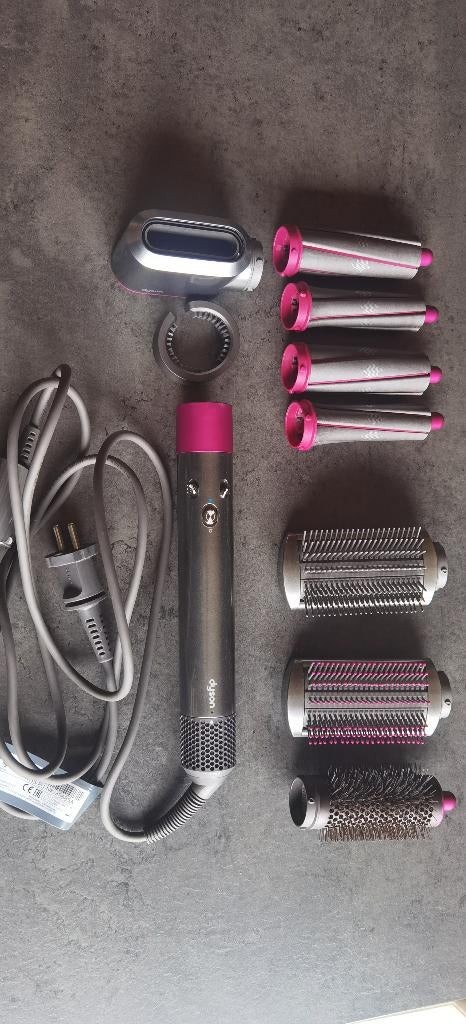 sèche cheveux dyson, Bijoux, Sacs & Beauté, Beauté | Soins des cheveux, Enlèvement, Comme neuf, Sèche-cheveux