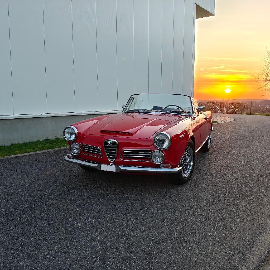 Alfa Romeo 2600 Touring Spider, Auto's, Achterwielaandrijving, Beige, Cabriolet, Spider