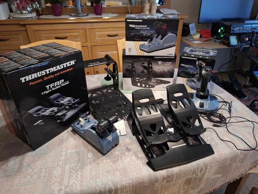 Thrustmaster flightsim gear, Ophalen