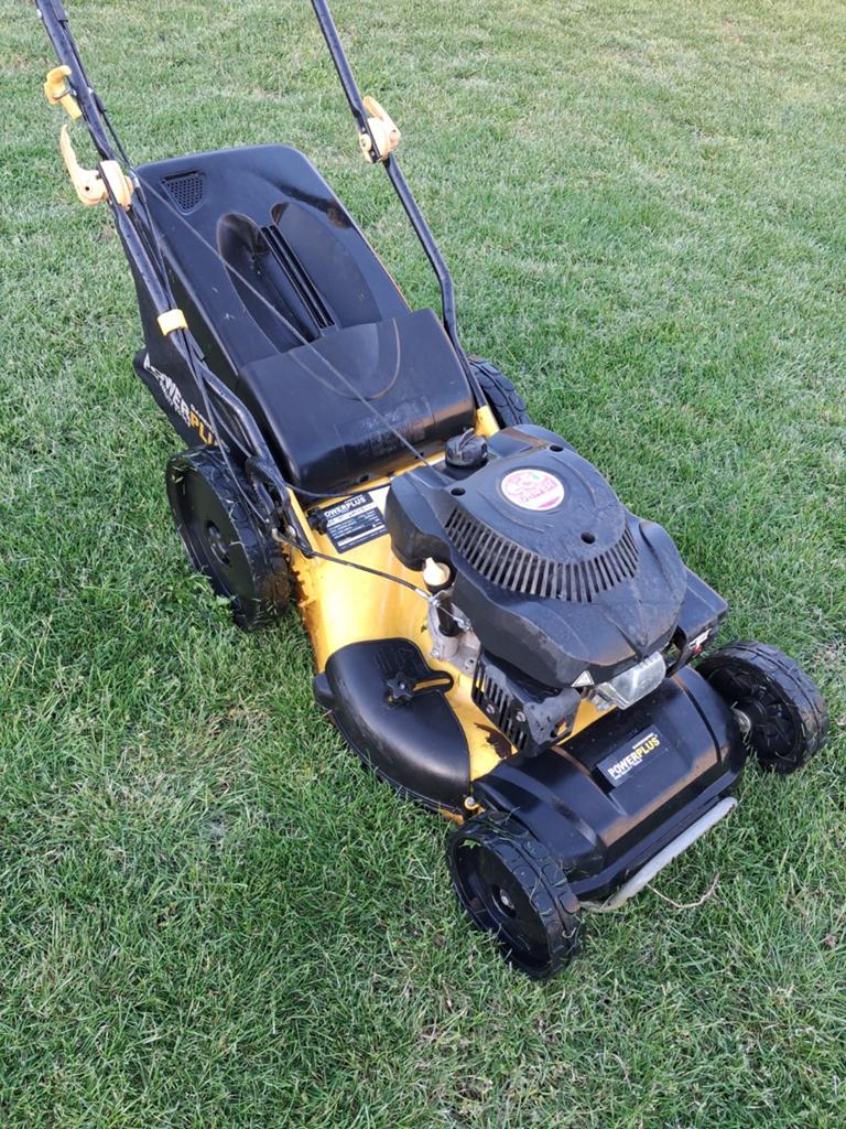 Grasmachine Zelftrekker 52cm, Tuin en Terras, Grasmaaiers, Ophalen