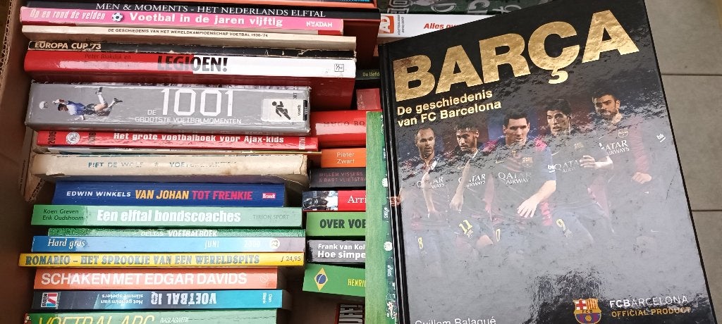 Voetbal boeken, Ophalen of Verzenden, Gelezen, Balsport
