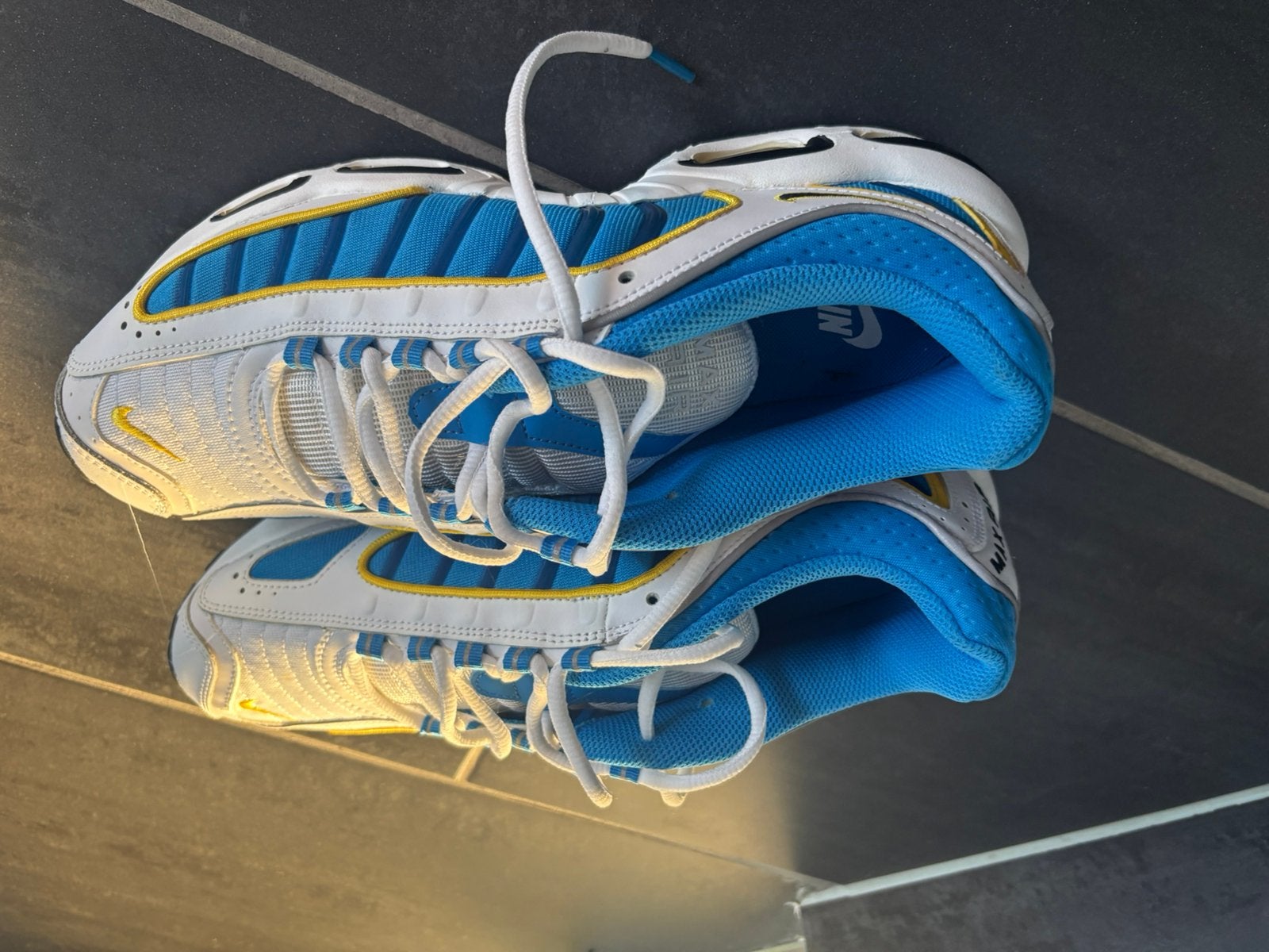 Chaussures Nike Air blanches et bleues taille 46 neuves, Vêtements | Hommes, Chaussures, Enlèvement ou Envoi, Comme neuf, Bleu