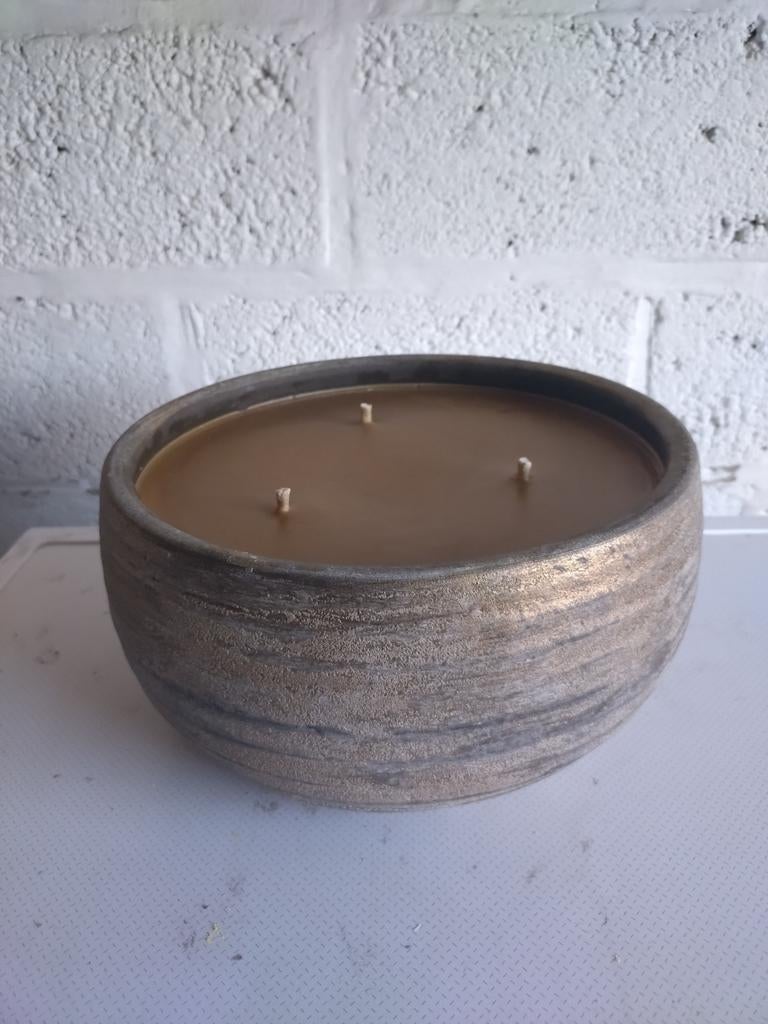Rustieke kaars en hervullen van potten met paraffine, Ophalen, Kaars