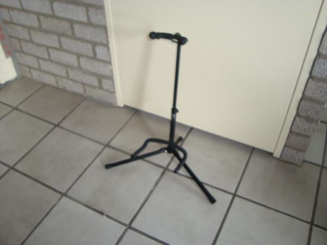 Support pour guitare Hamilton à 3 pieds (NOUVEAU, 20231027), Enlèvement ou Envoi, Neuf, Pied pour instrument, Guitare