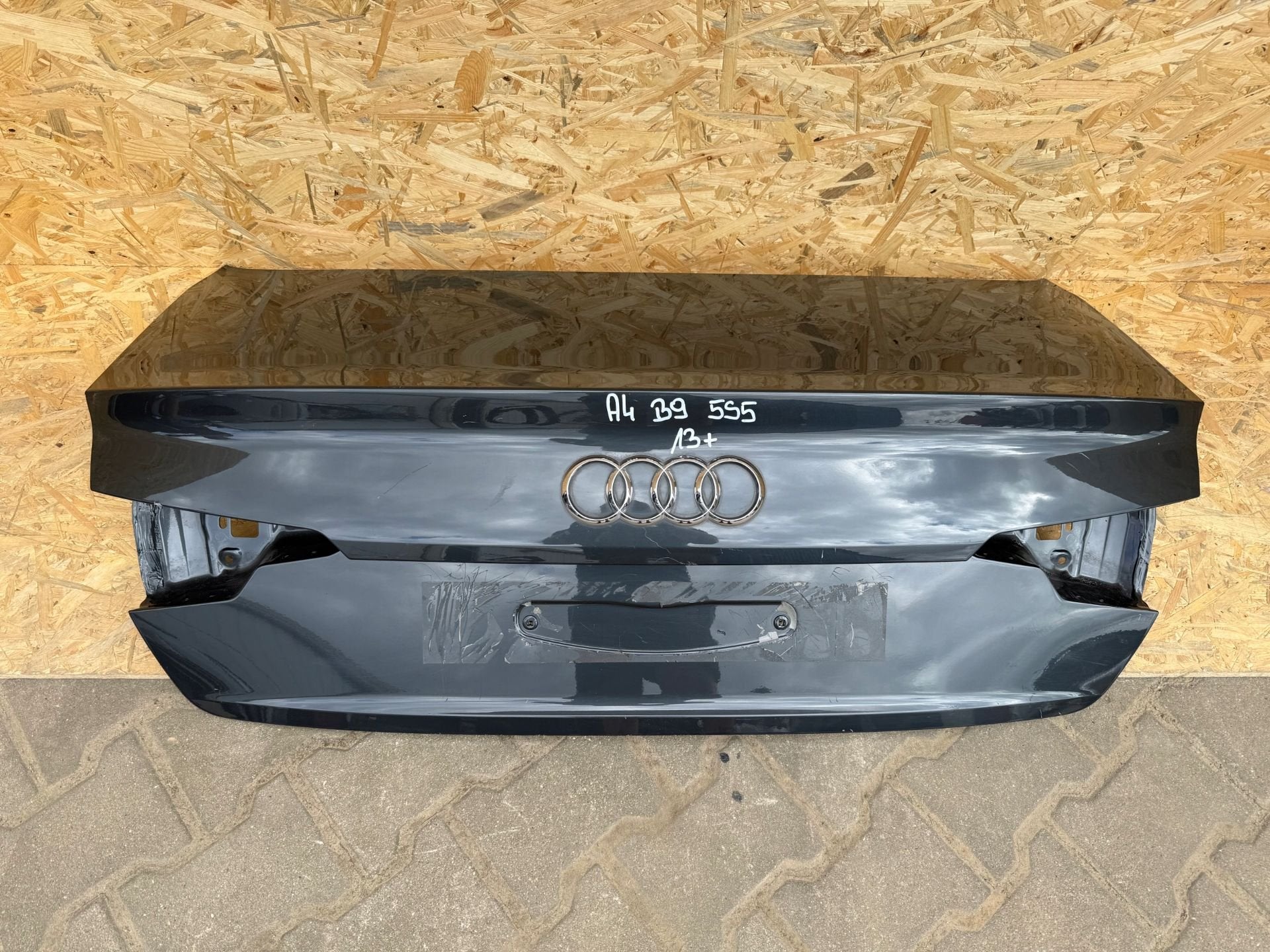 Hayon Audi A4 B9 15-19, AUDI AG, Auto-Union-Strasse 1
85045  Ingolstadt, DE, Audi, Utilisé