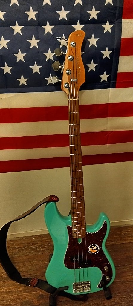 Sire Marcus Miller P5 Alder-4 MLG Precision in nieuwstaat!!!, Muziek en Instrumenten, Snaarinstrumenten | Gitaren | Bas, Ophalen