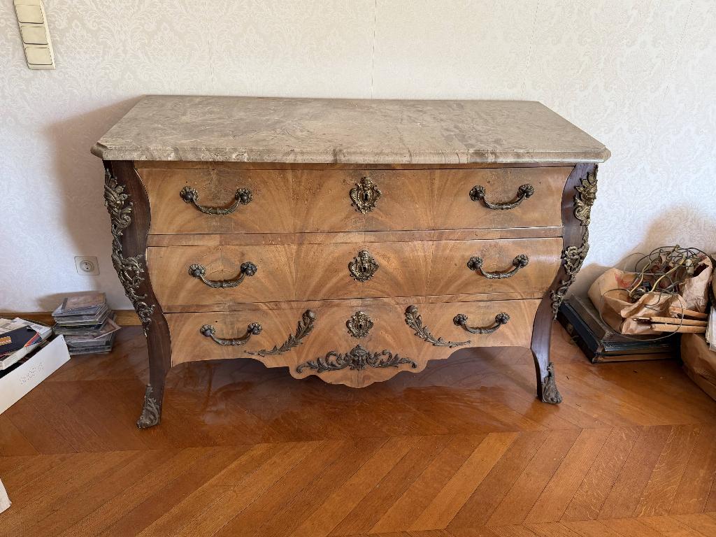 Commode galbée de style Louis XV – dessus marbre, 3 ou 4 tiroirs, Moins de 100 cm, 100 à 150 cm, Enlèvement