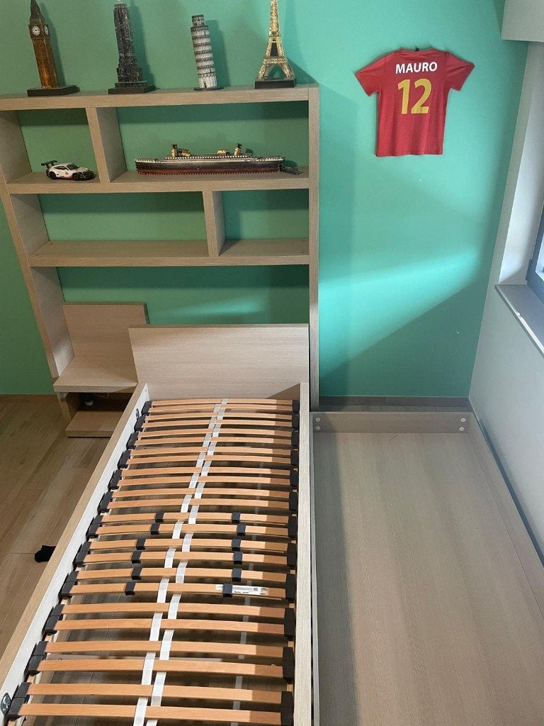 Kinderbed met onderschuifbed, nachtkastje en wandrek, 85 à 100 cm, Sommier à lattes, Enlèvement, 180 cm ou plus