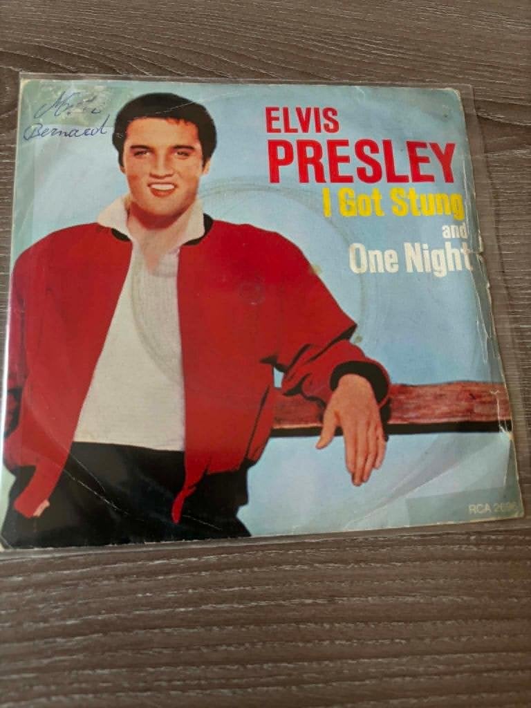 Elvis single, I got stung/one night. Franse persing,, Cd's en Dvd's, Vinyl Singles, Gebruikt, 7 inch, Ophalen of Verzenden, Beschermende buitenhoes